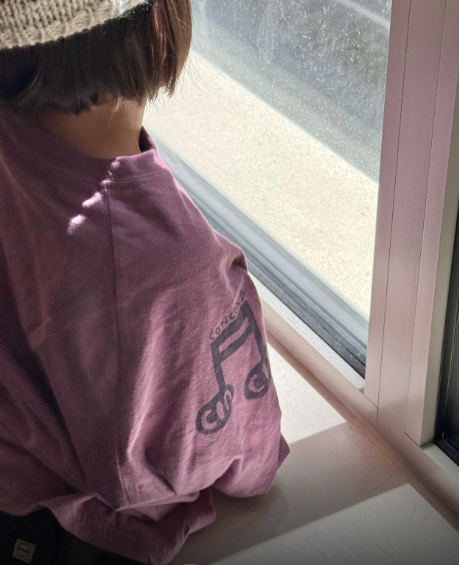 [CON] Music Note Sweatshirt