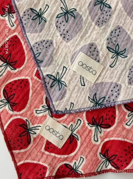 [AOSTA] Strawberry Scarf
