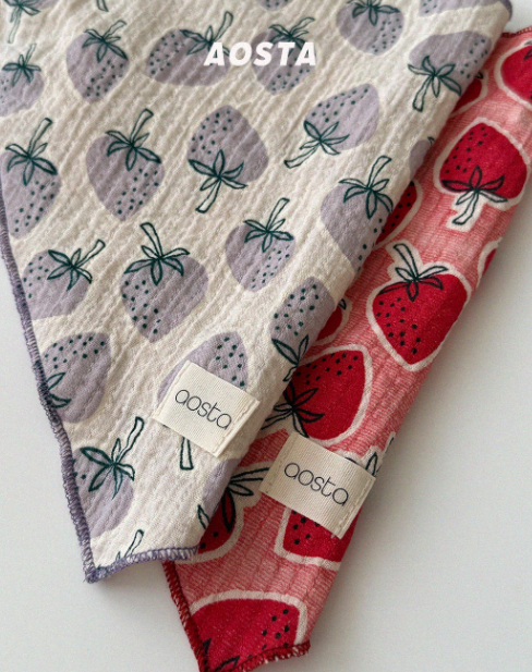 [AOSTA] Strawberry Scarf