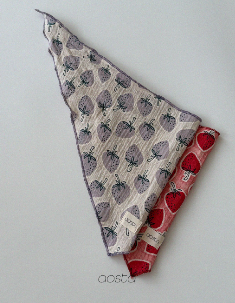 [AOSTA] Strawberry Scarf